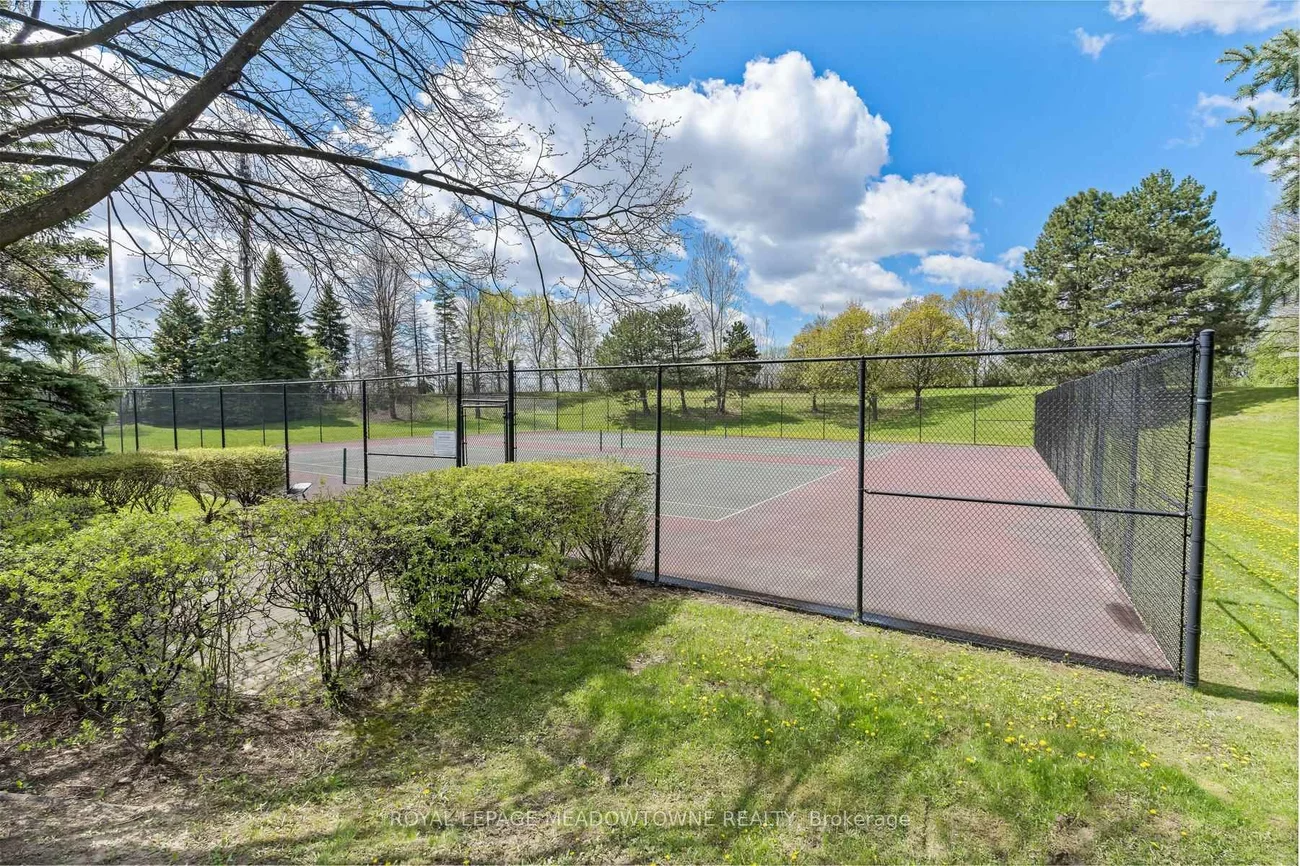 10, Laurelcrest, Queen Street Corridor, Brampton