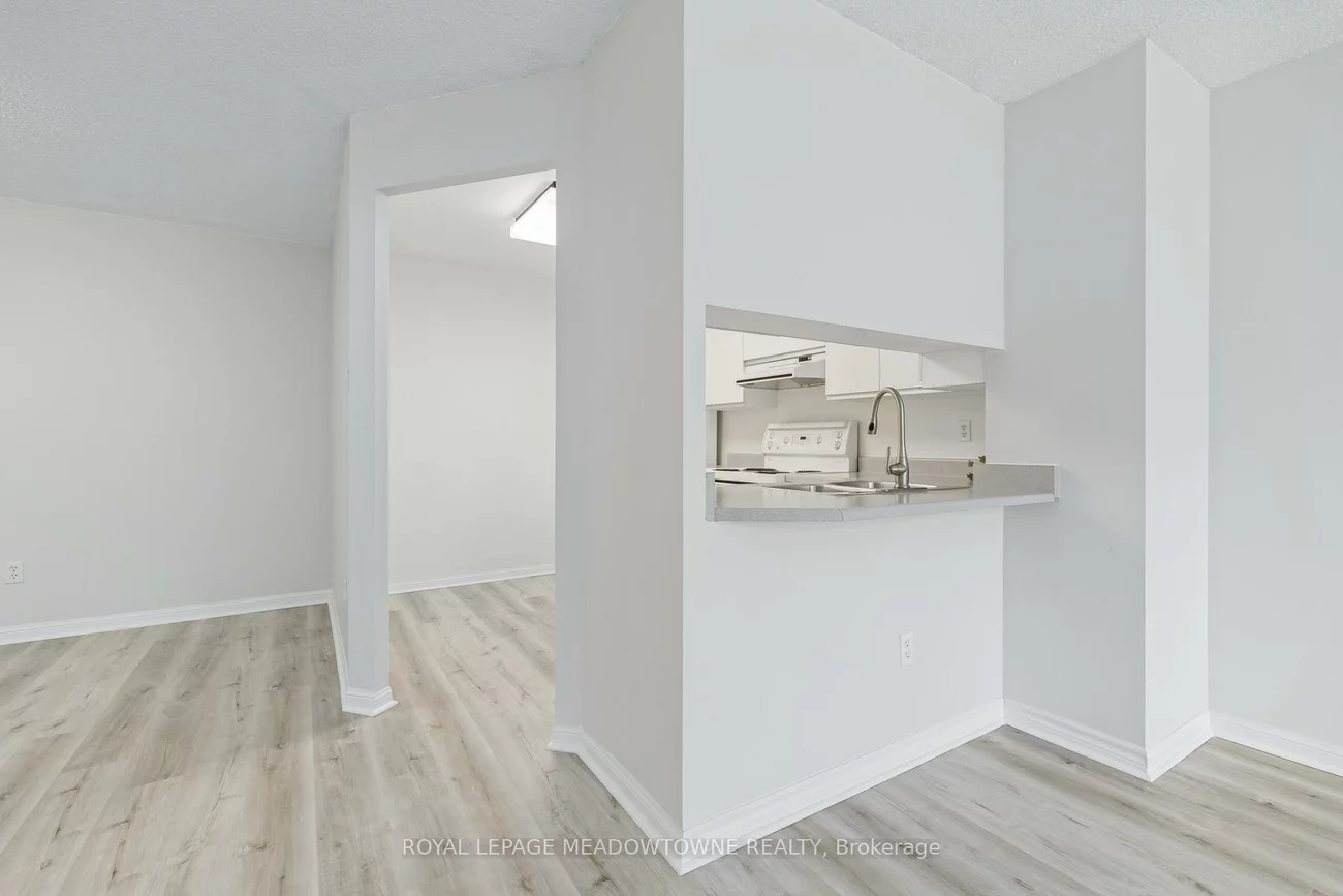 10, Laurelcrest, Queen Street Corridor, Brampton