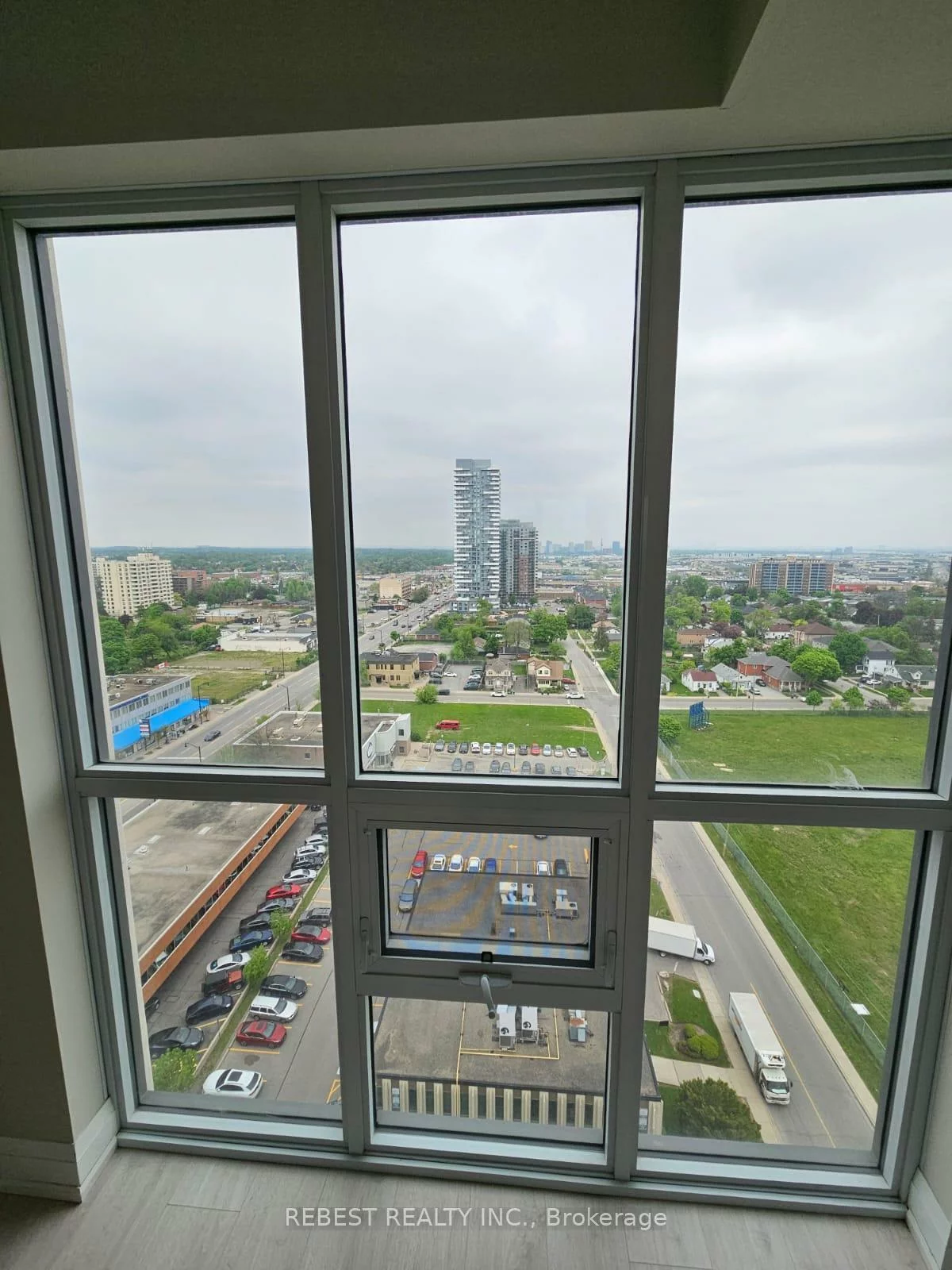 15, Lynch, Downtown Brampton, Brampton
