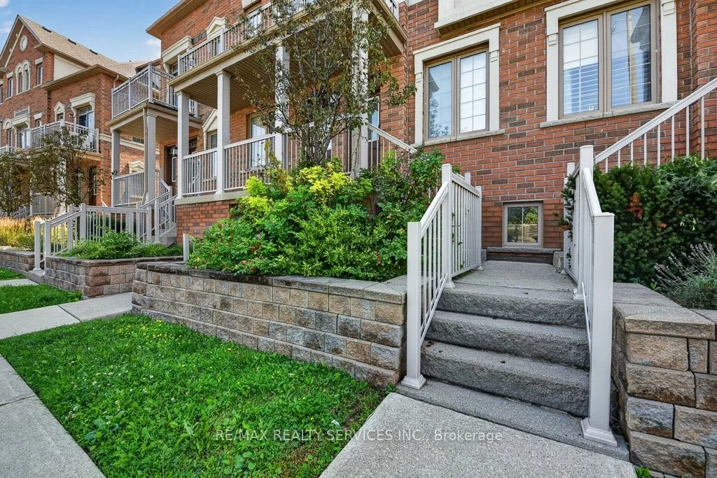 180, Howden, Westgate, Brampton