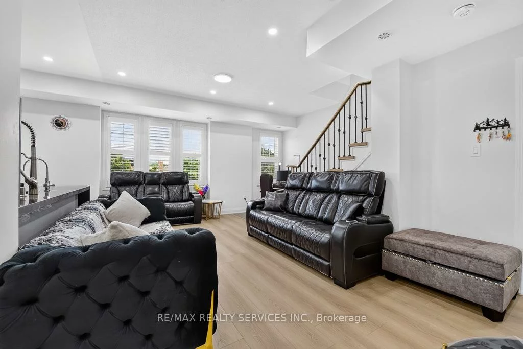 180, Howden, Westgate, Brampton