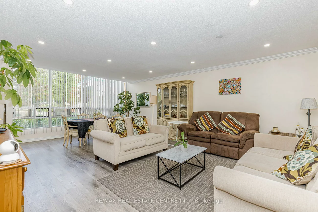 310, Mill, Brampton South, Brampton
