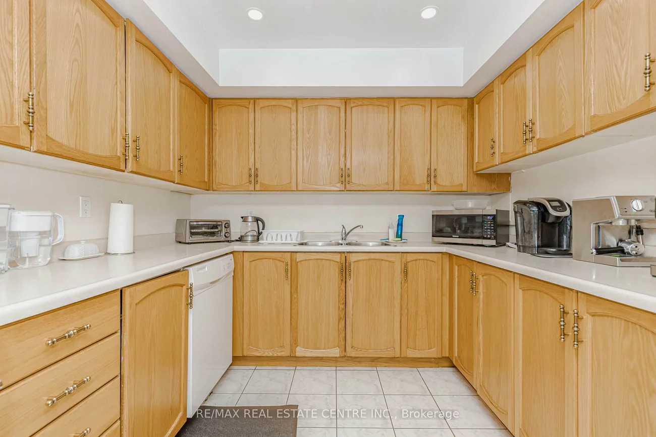 310, Mill, Brampton South, Brampton