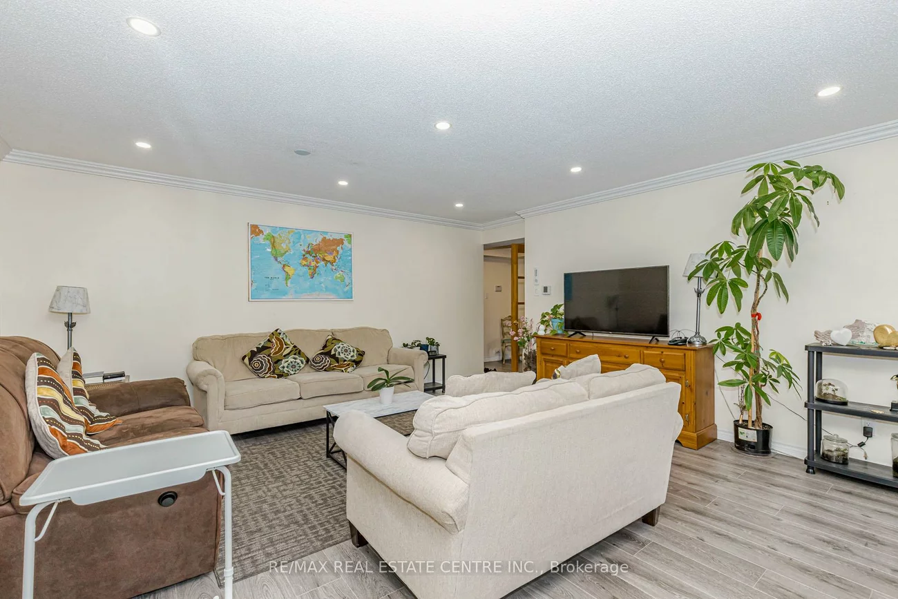 310, Mill, Brampton South, Brampton