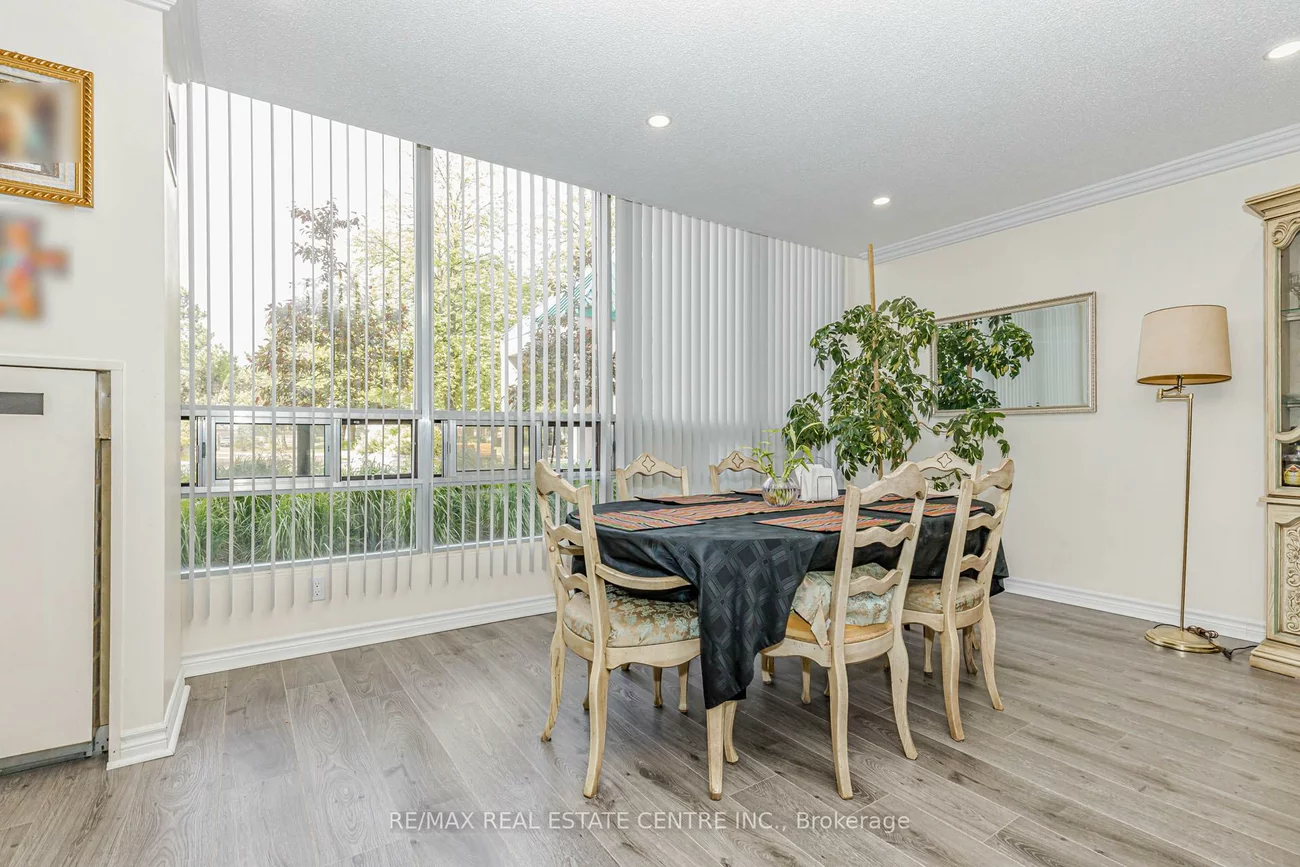 310, Mill, Brampton South, Brampton