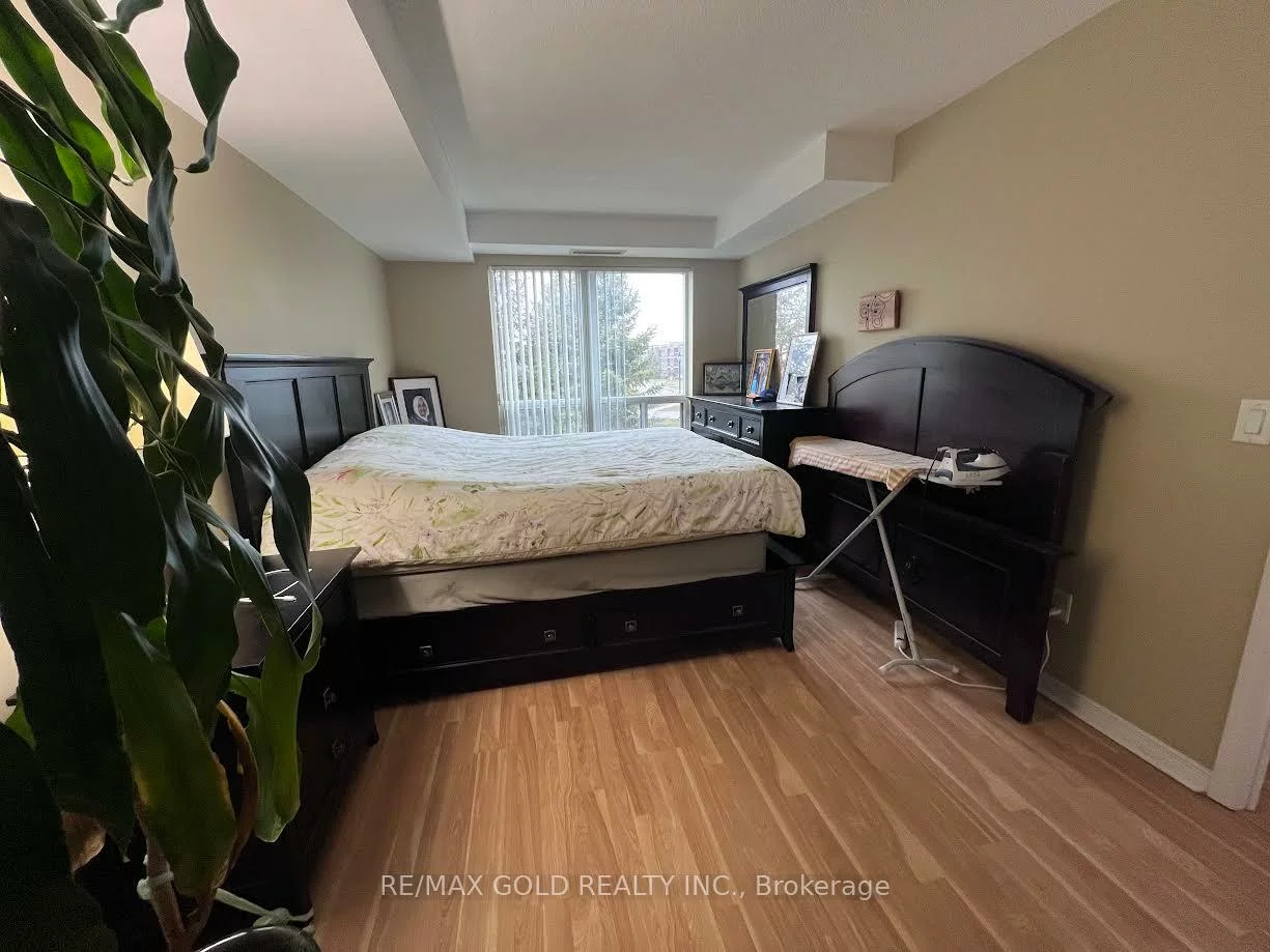 25, Via Rosedale, Sandringham-Wellington, Brampton