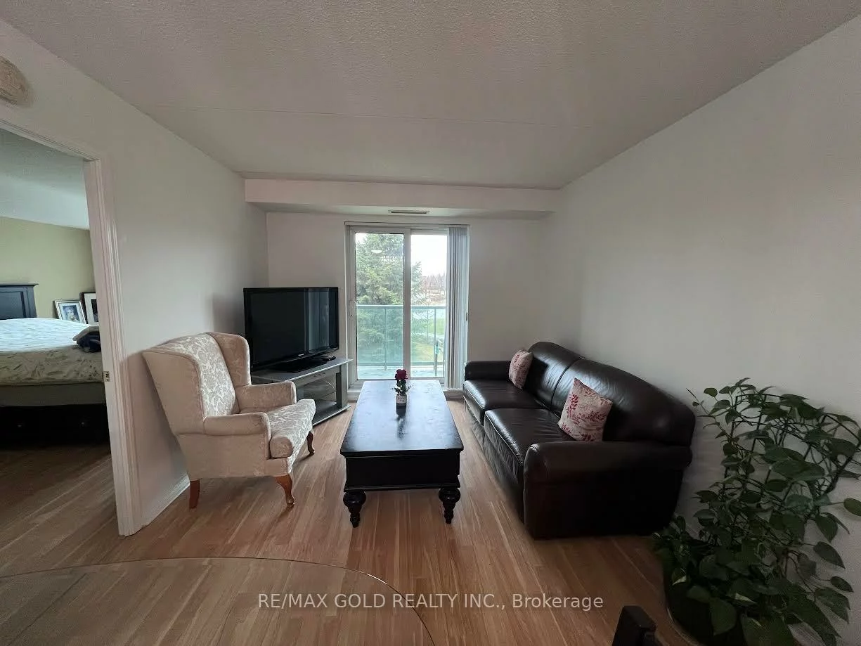 25, Via Rosedale, Sandringham-Wellington, Brampton