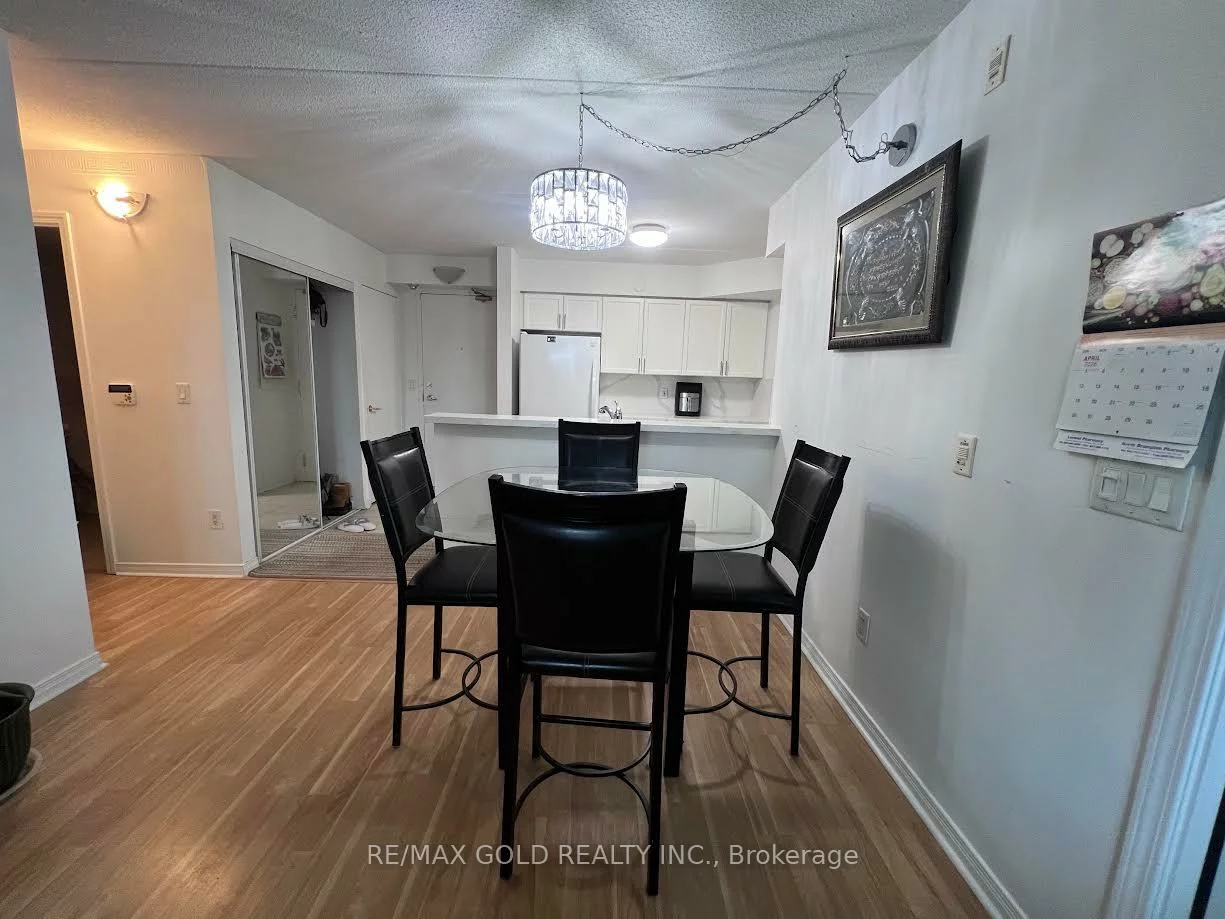 25, Via Rosedale, Sandringham-Wellington, Brampton