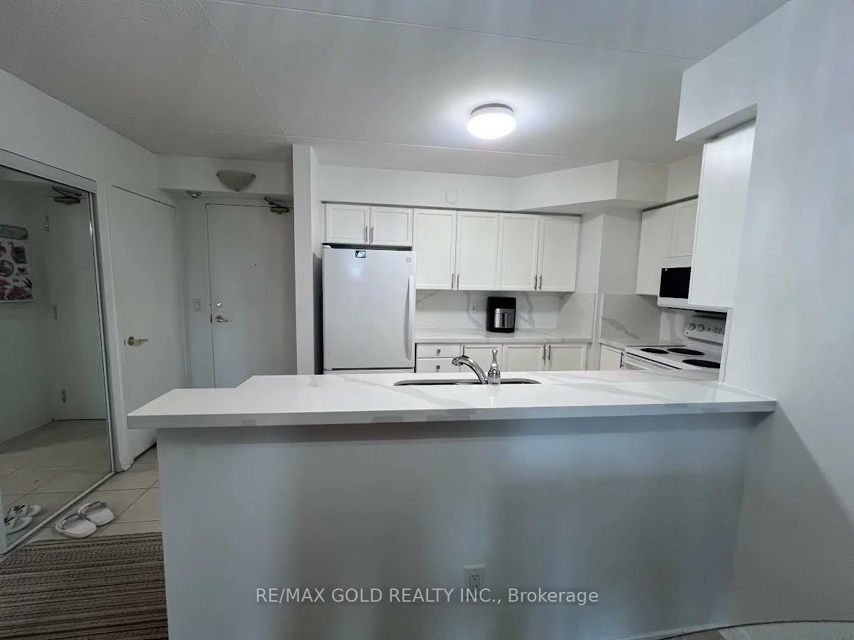 25, Via Rosedale, Sandringham-Wellington, Brampton