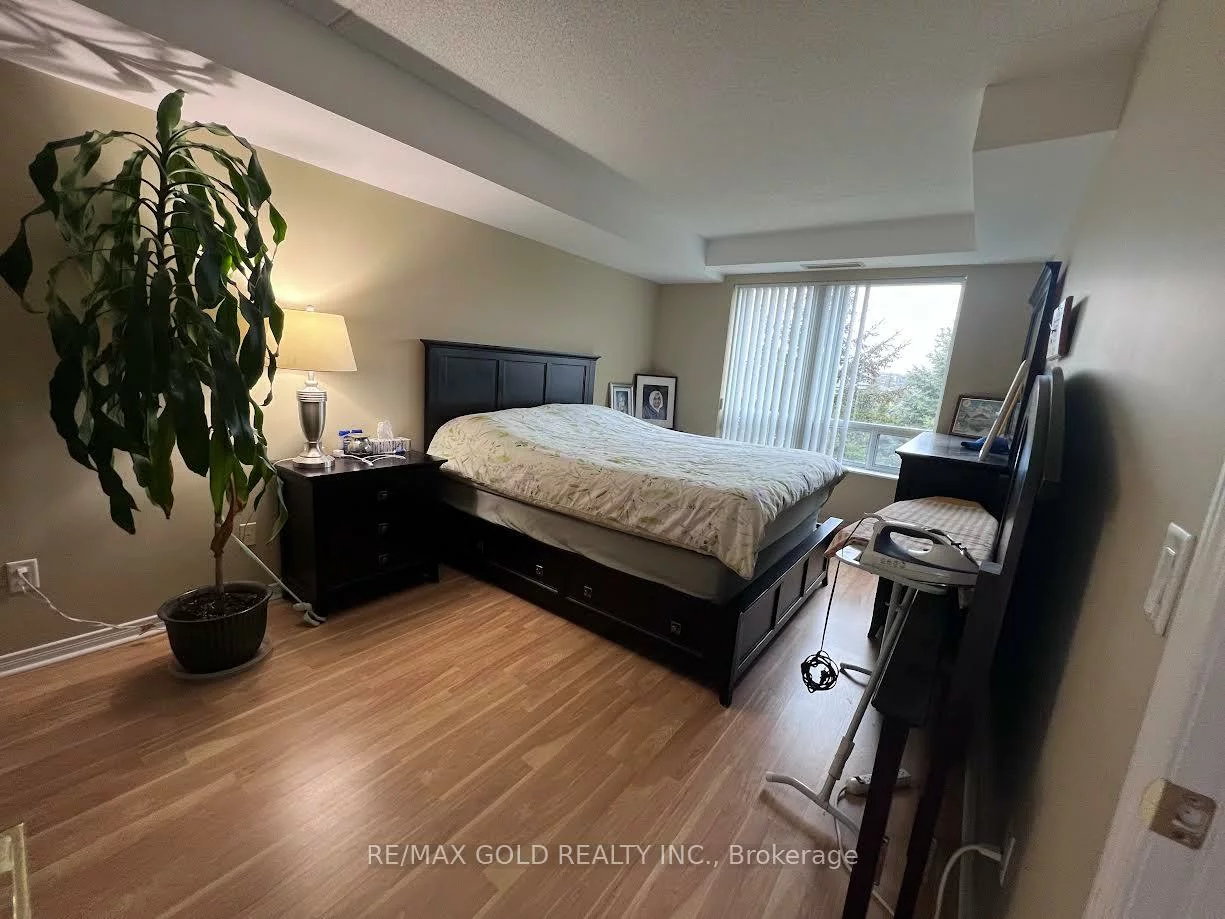 25, Via Rosedale, Sandringham-Wellington, Brampton