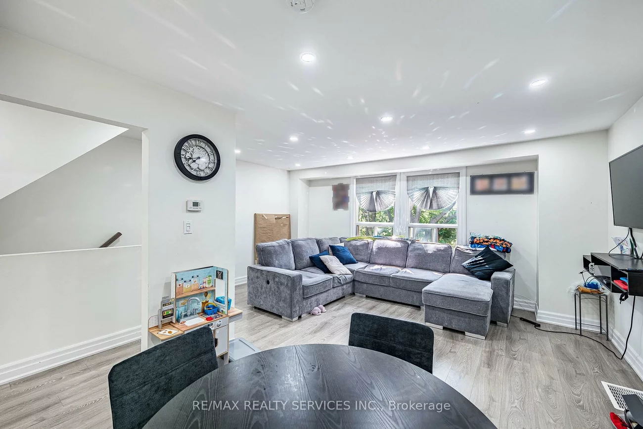 122, Ellerslie, Southgate, Brampton
