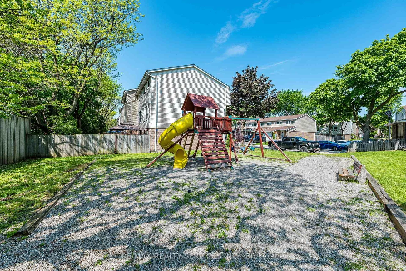 122, Ellerslie, Southgate, Brampton