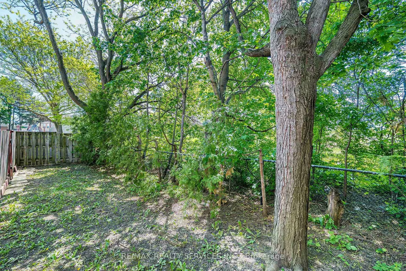 122, Ellerslie, Southgate, Brampton