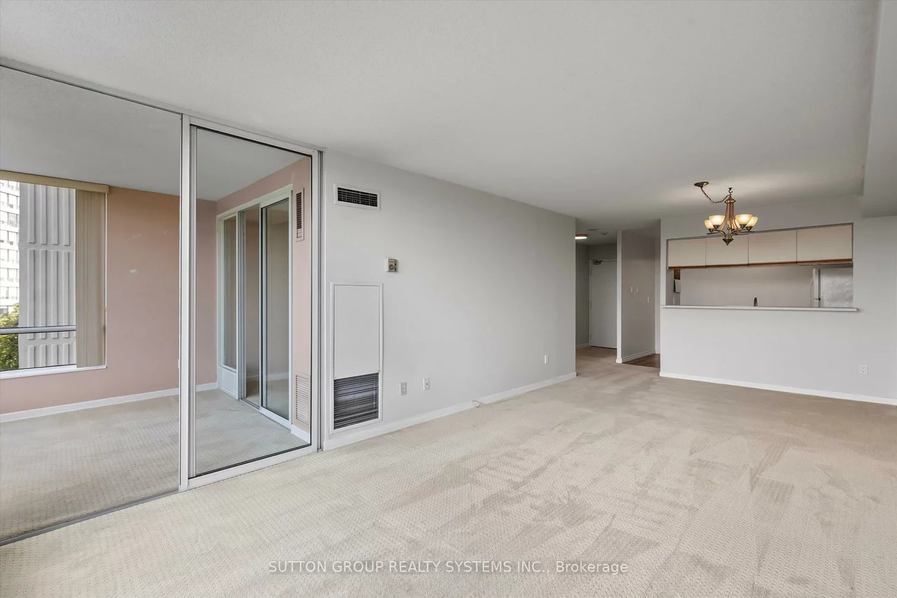 26, Hanover, Queen Street Corridor, Brampton