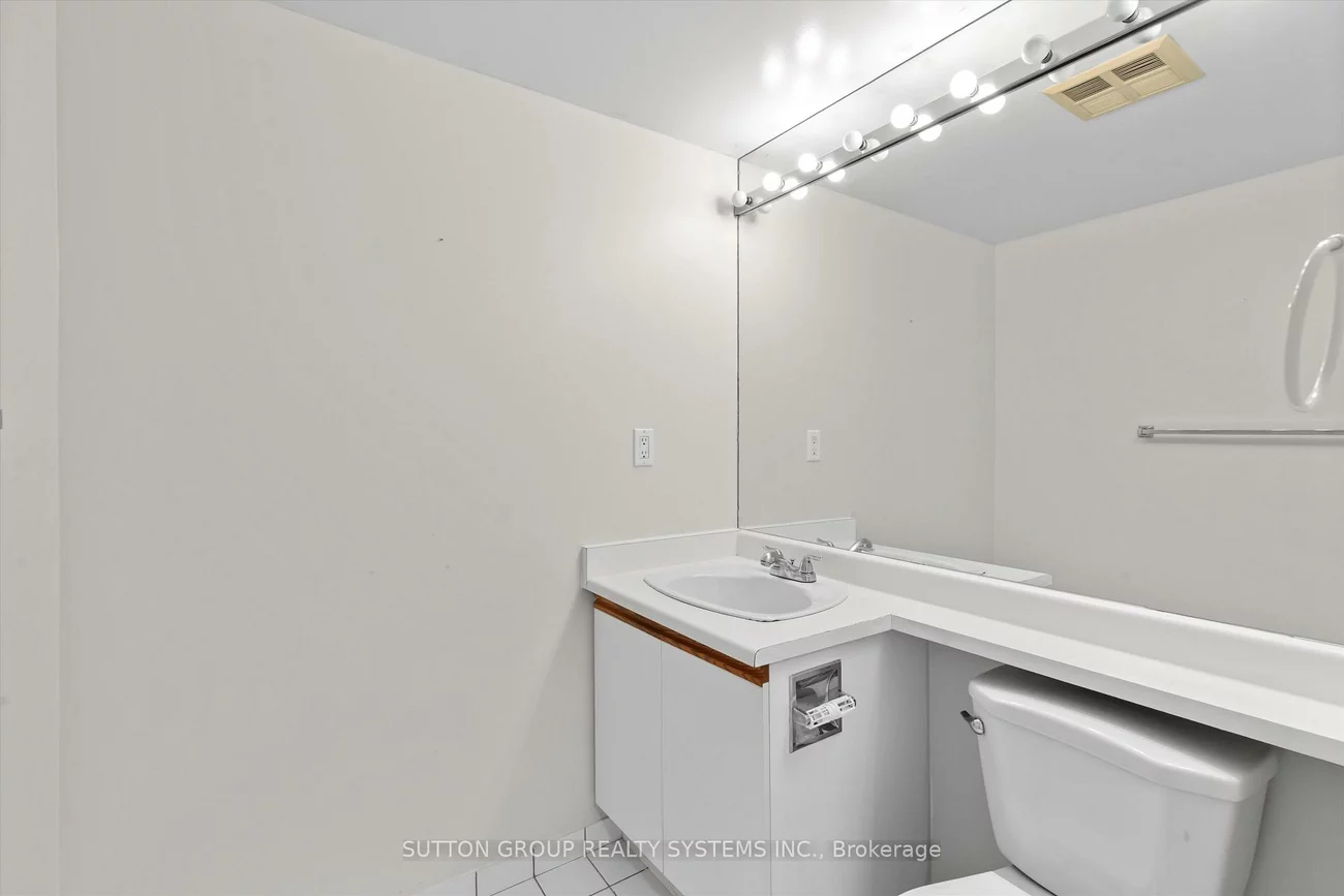 26, Hanover, Queen Street Corridor, Brampton