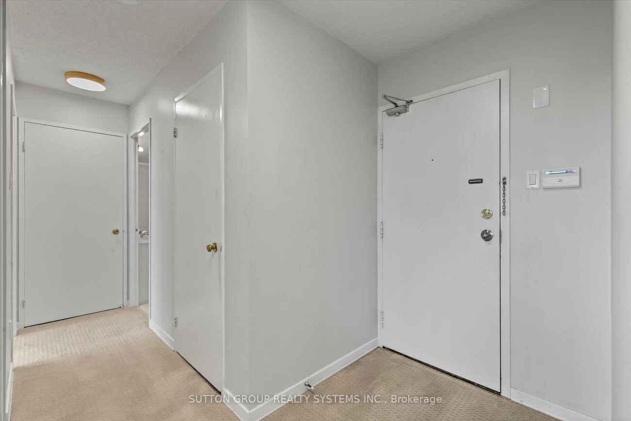 26, Hanover, Queen Street Corridor, Brampton