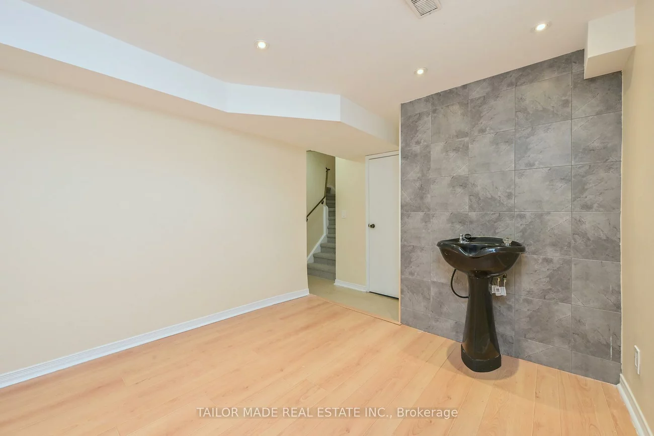 79, Guildford, Central Park, Brampton