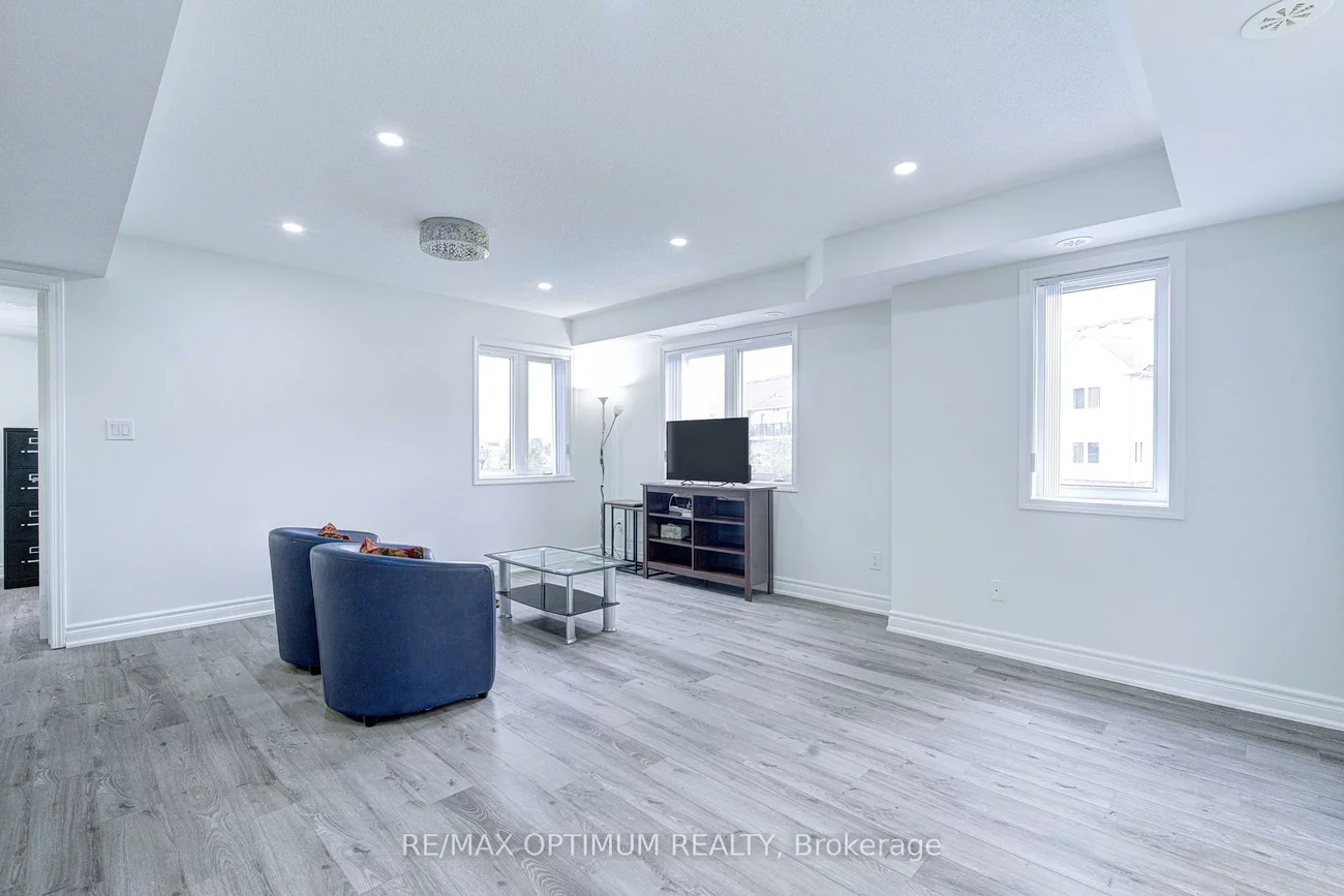250, Sunny Meadow, Sandringham-Wellington, Brampton