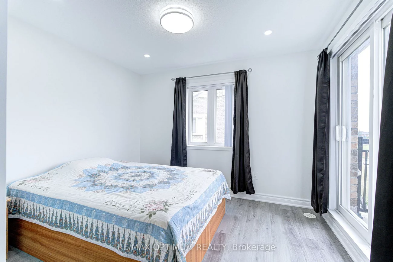 250, Sunny Meadow, Sandringham-Wellington, Brampton
