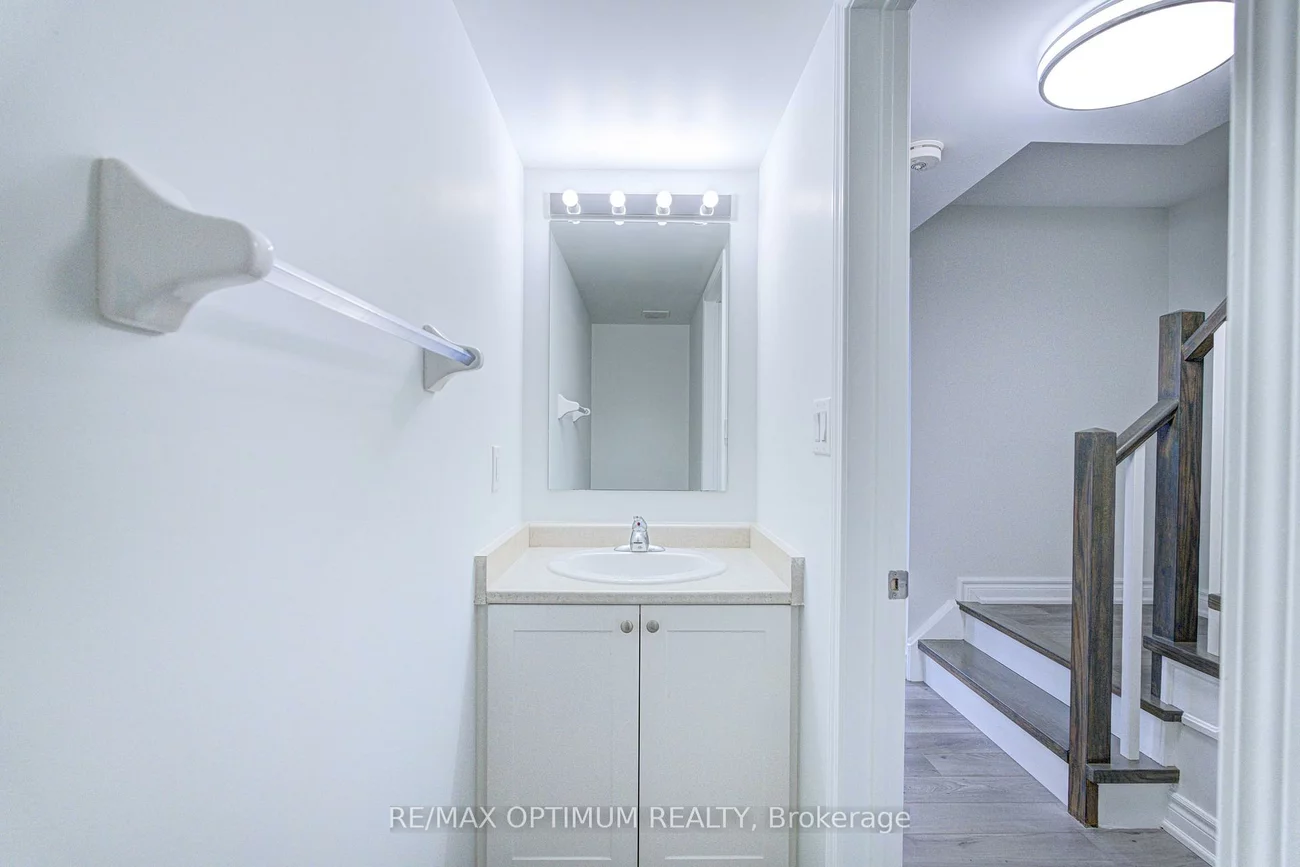 250, Sunny Meadow, Sandringham-Wellington, Brampton