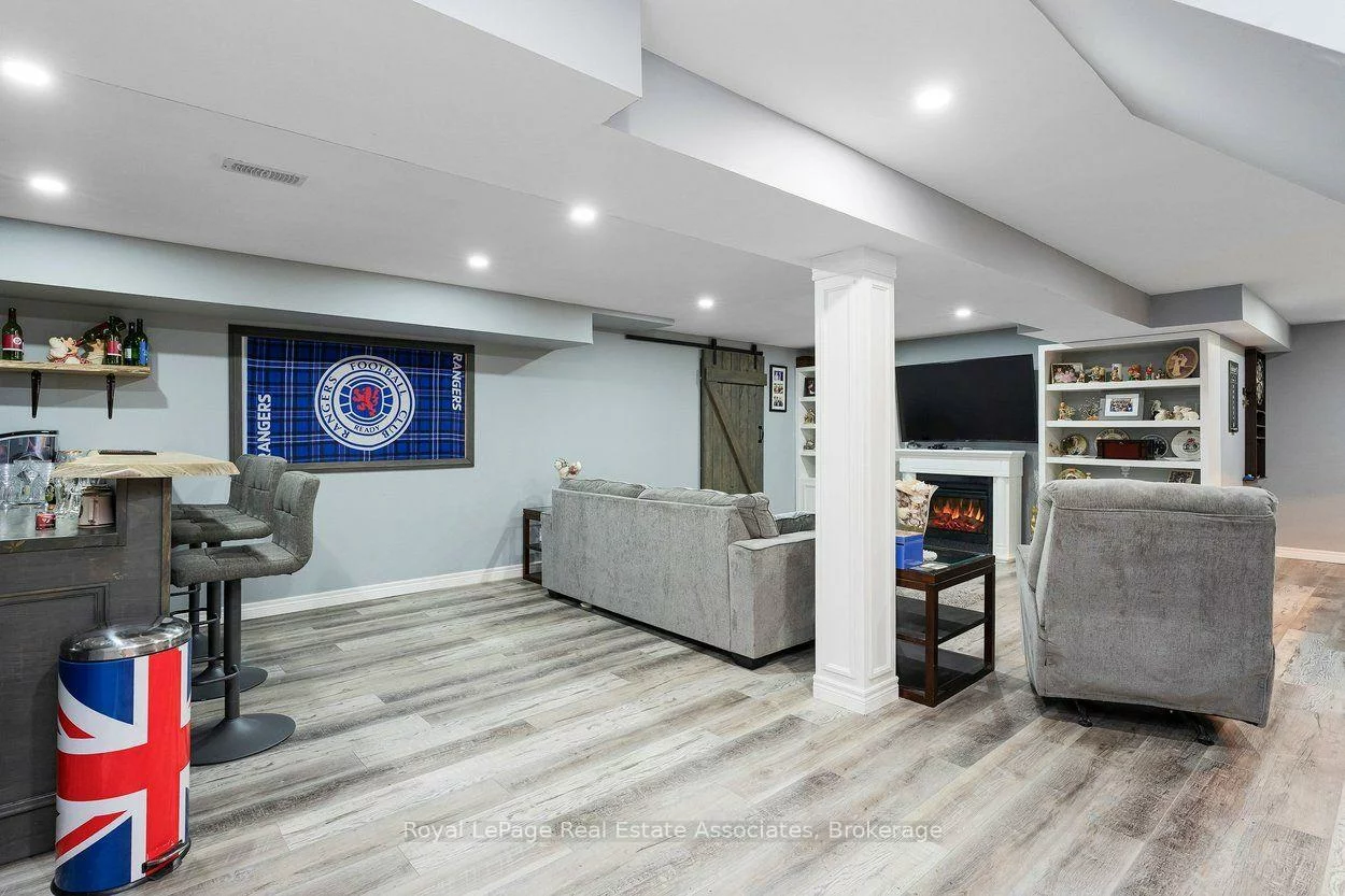24, Lacorra, Sandringham-Wellington, Brampton