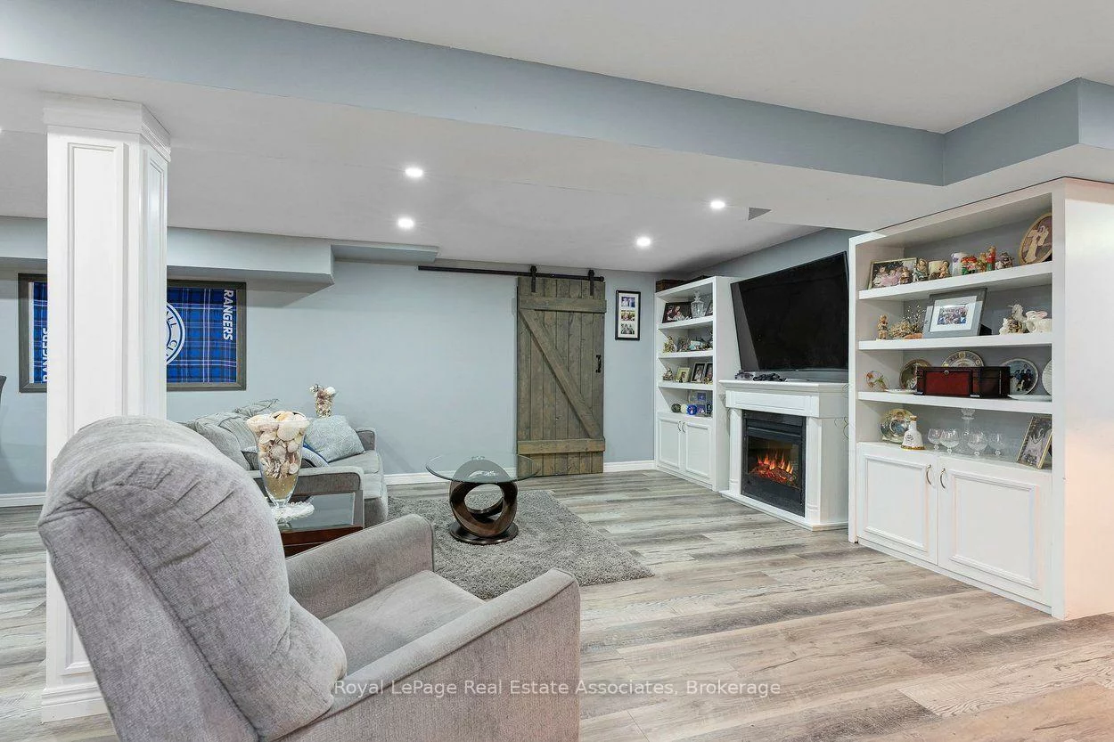 24, Lacorra, Sandringham-Wellington, Brampton