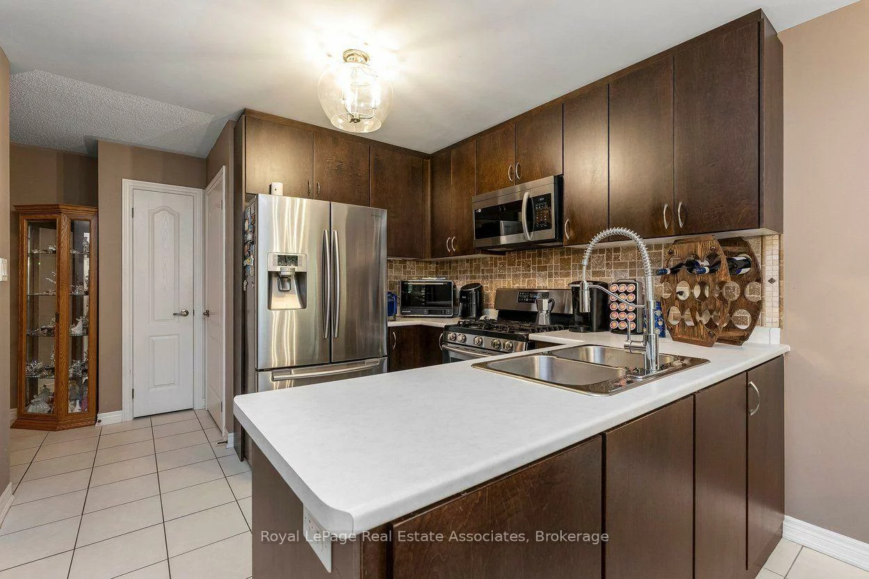 24, Lacorra, Sandringham-Wellington, Brampton