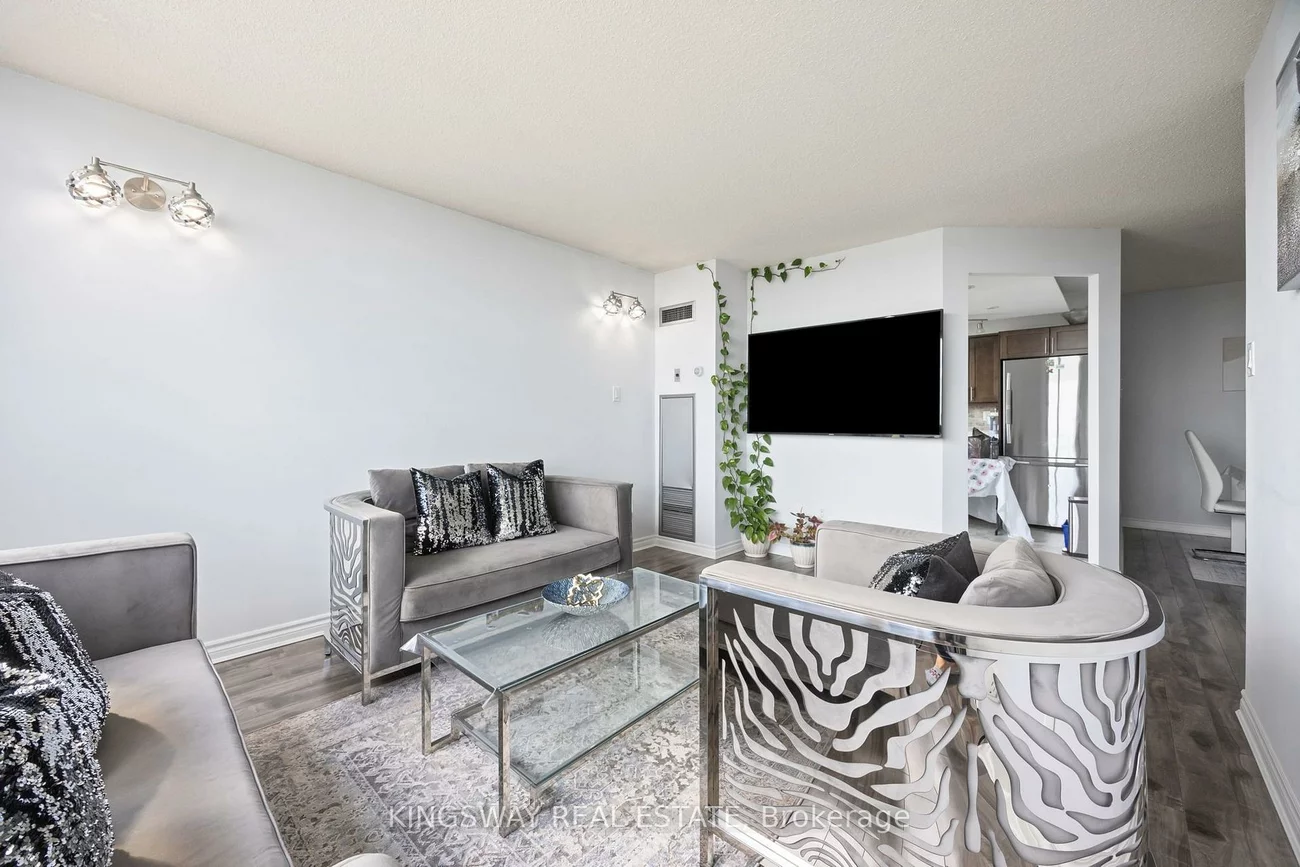 12, Laurelcrest, Queen Street Corridor, Brampton