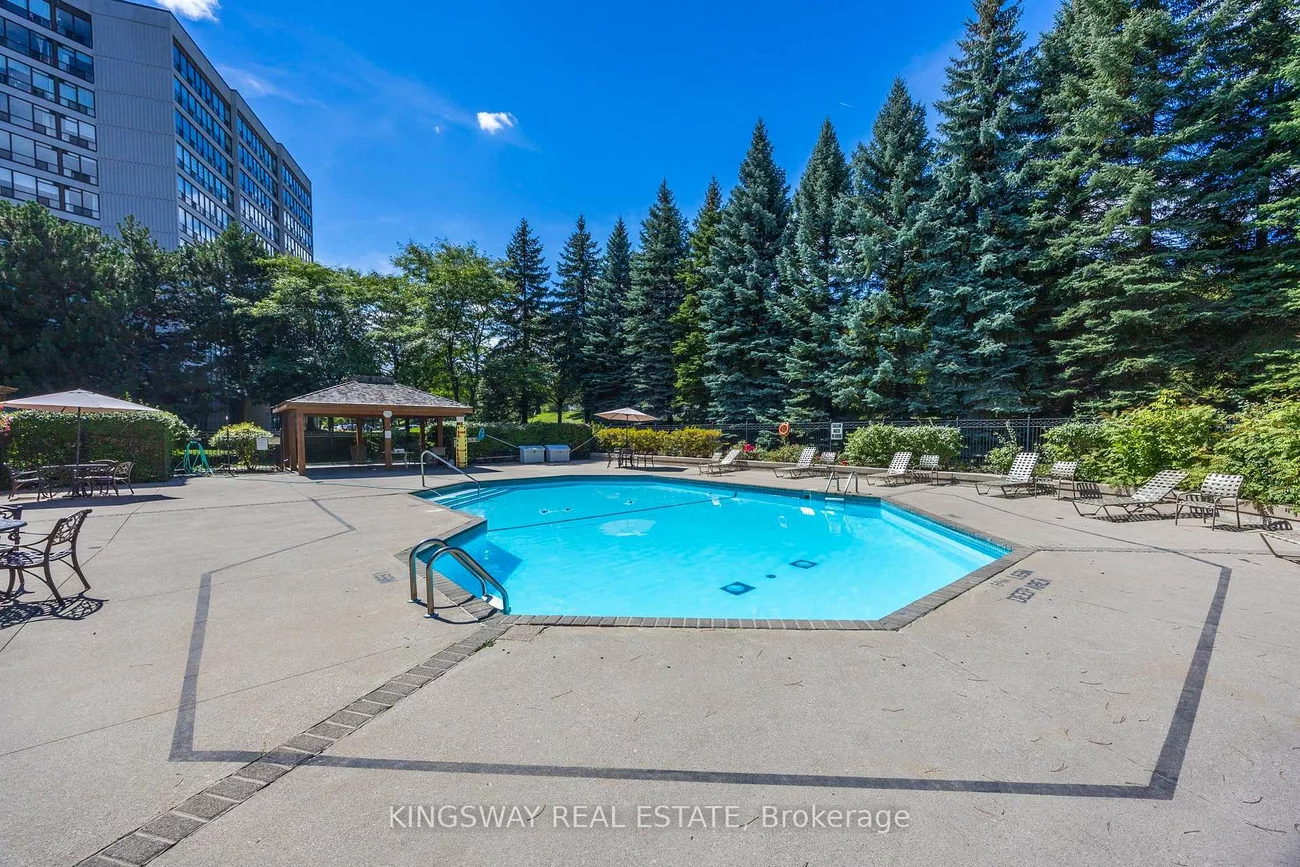 12, Laurelcrest, Queen Street Corridor, Brampton