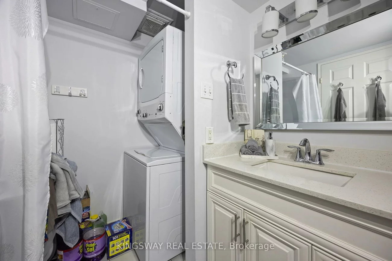 12, Laurelcrest, Queen Street Corridor, Brampton