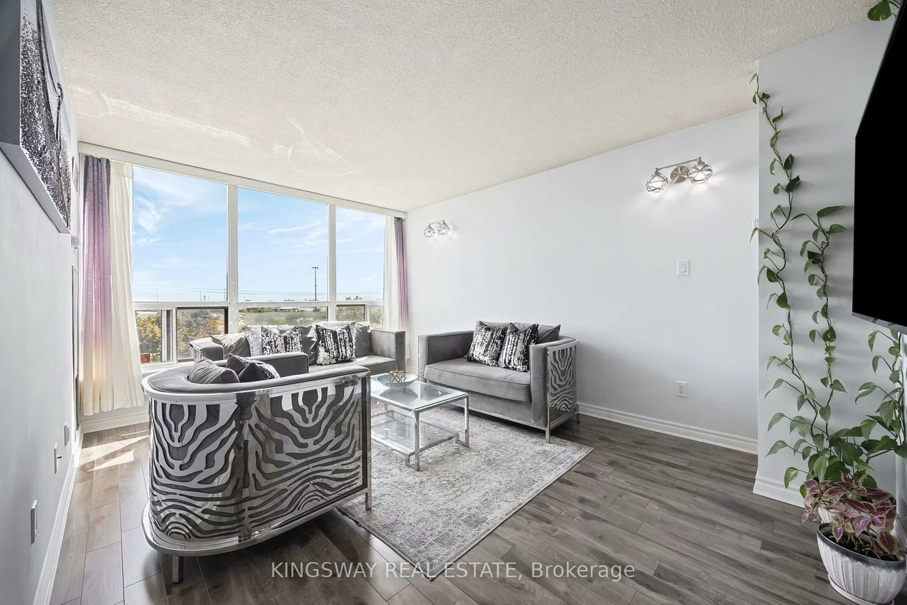 12, Laurelcrest, Queen Street Corridor, Brampton