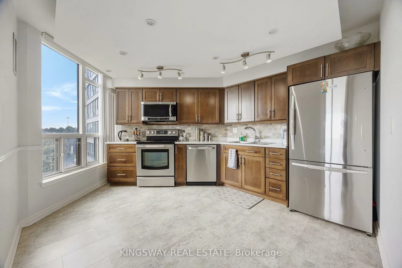 12, Laurelcrest, Queen Street Corridor, Brampton