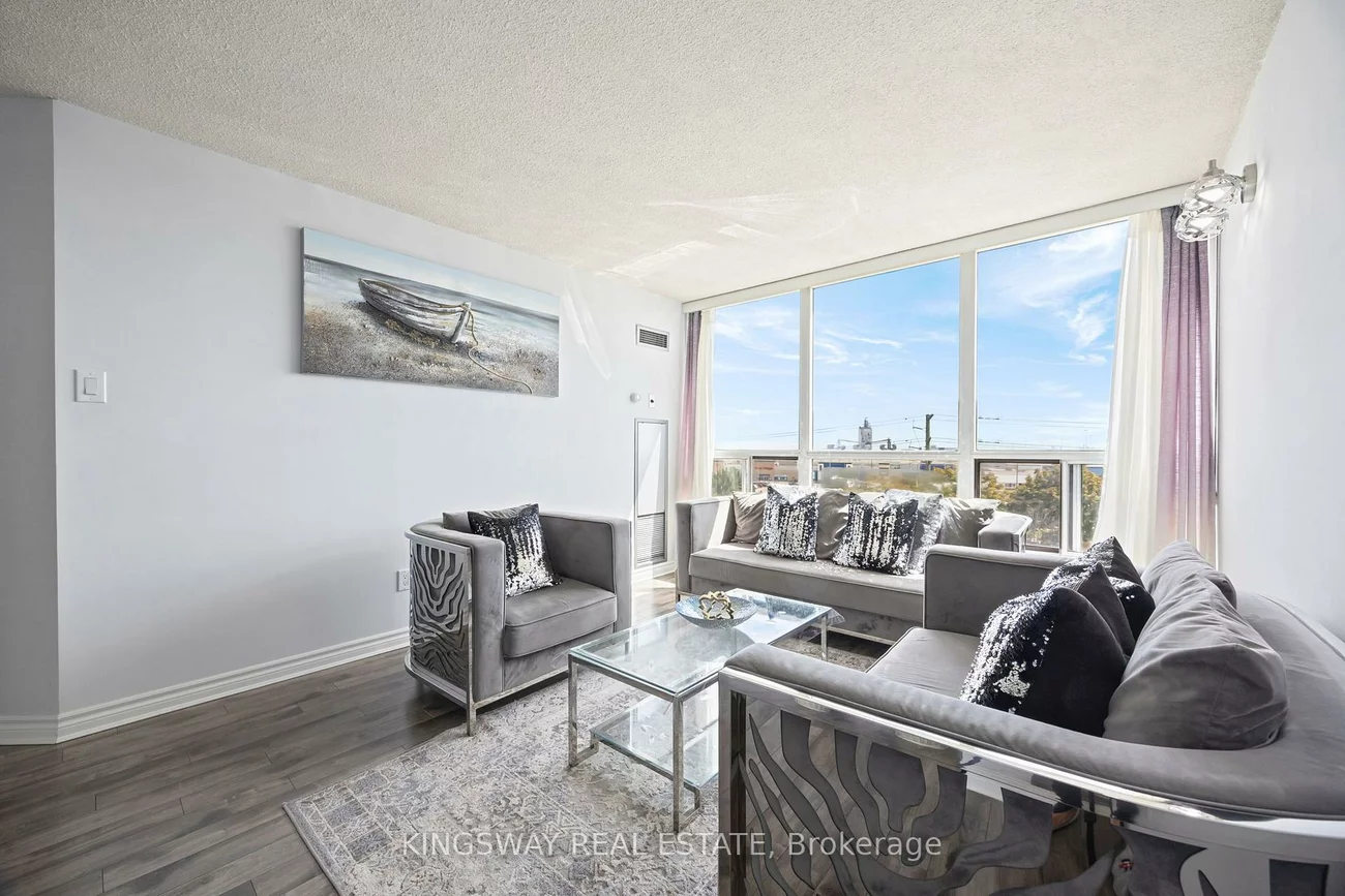 12, Laurelcrest, Queen Street Corridor, Brampton