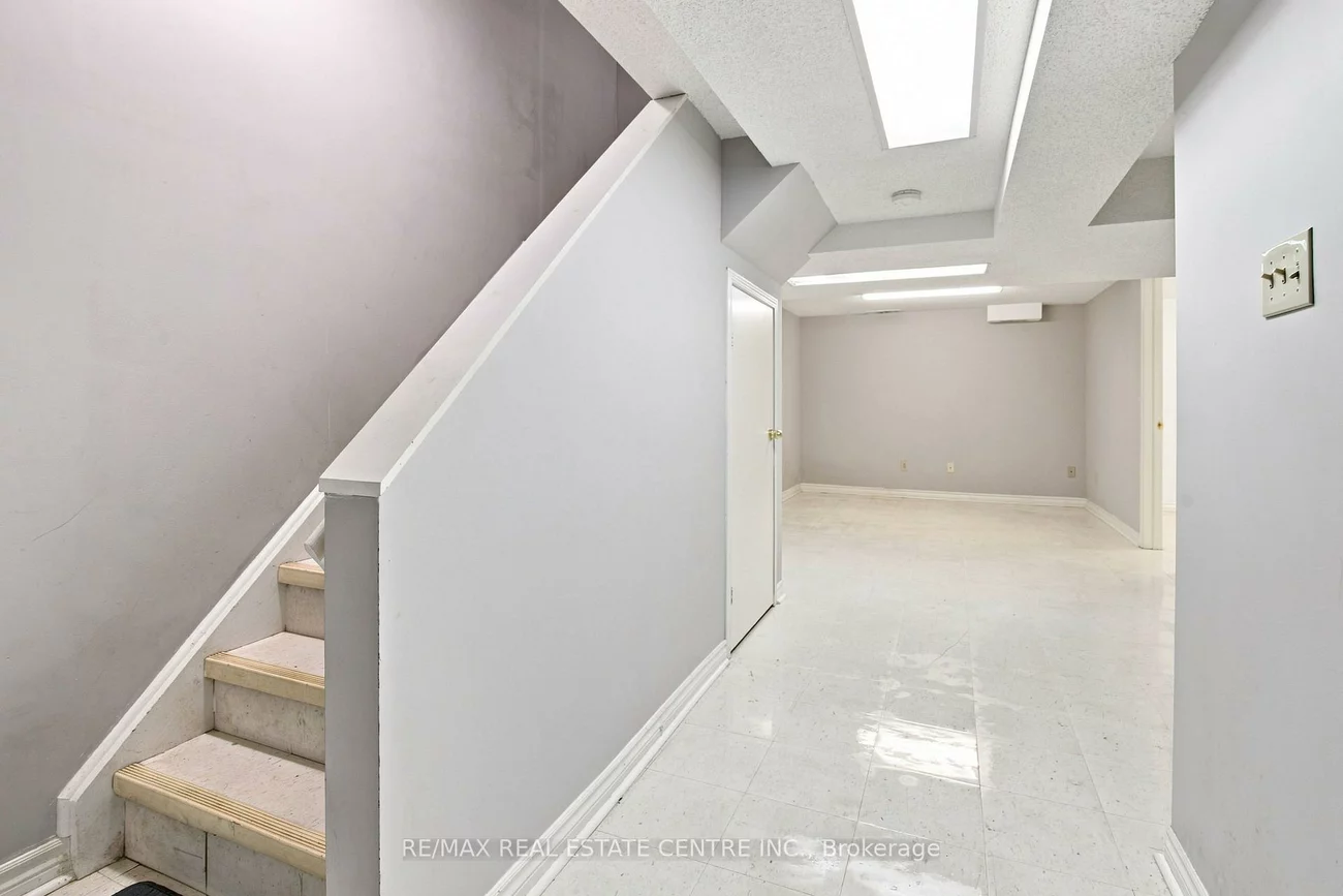 44, Franklin, Bramalea West Industrial, Brampton