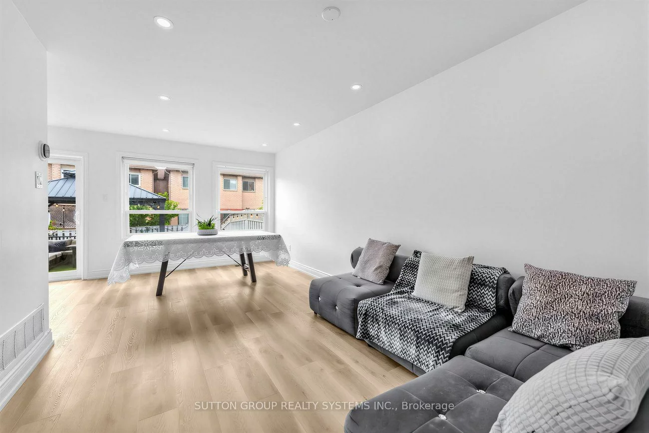 51, Gilgorm, Brampton West, Brampton