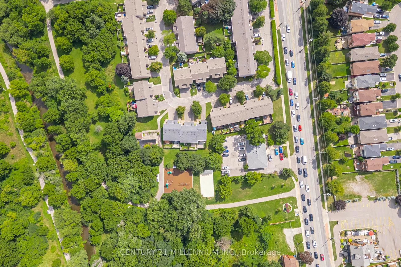 35, Tara Park, Brampton North, Brampton