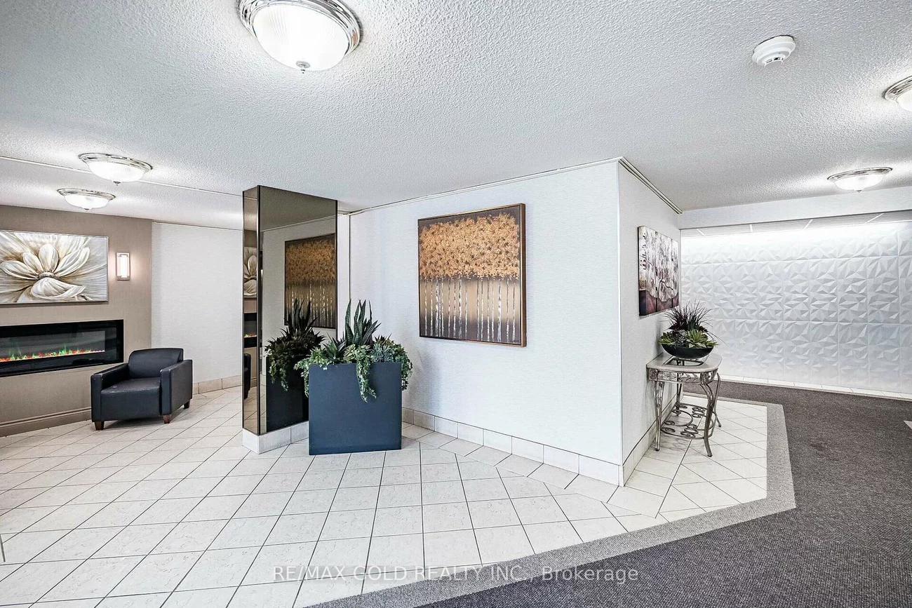 18, Knightsbridge, Queen Street Corridor, Brampton