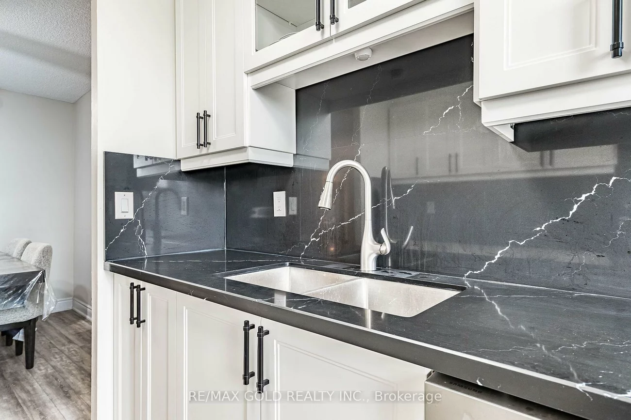 18, Knightsbridge, Queen Street Corridor, Brampton