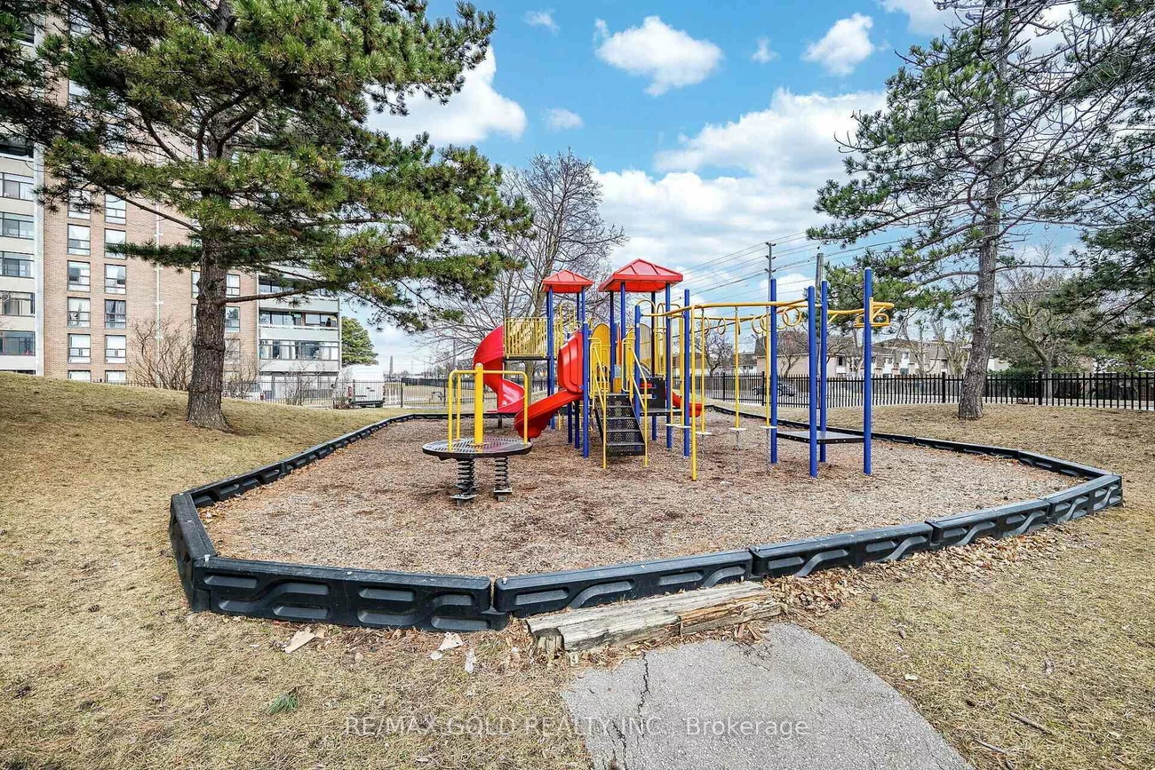18, Knightsbridge, Queen Street Corridor, Brampton