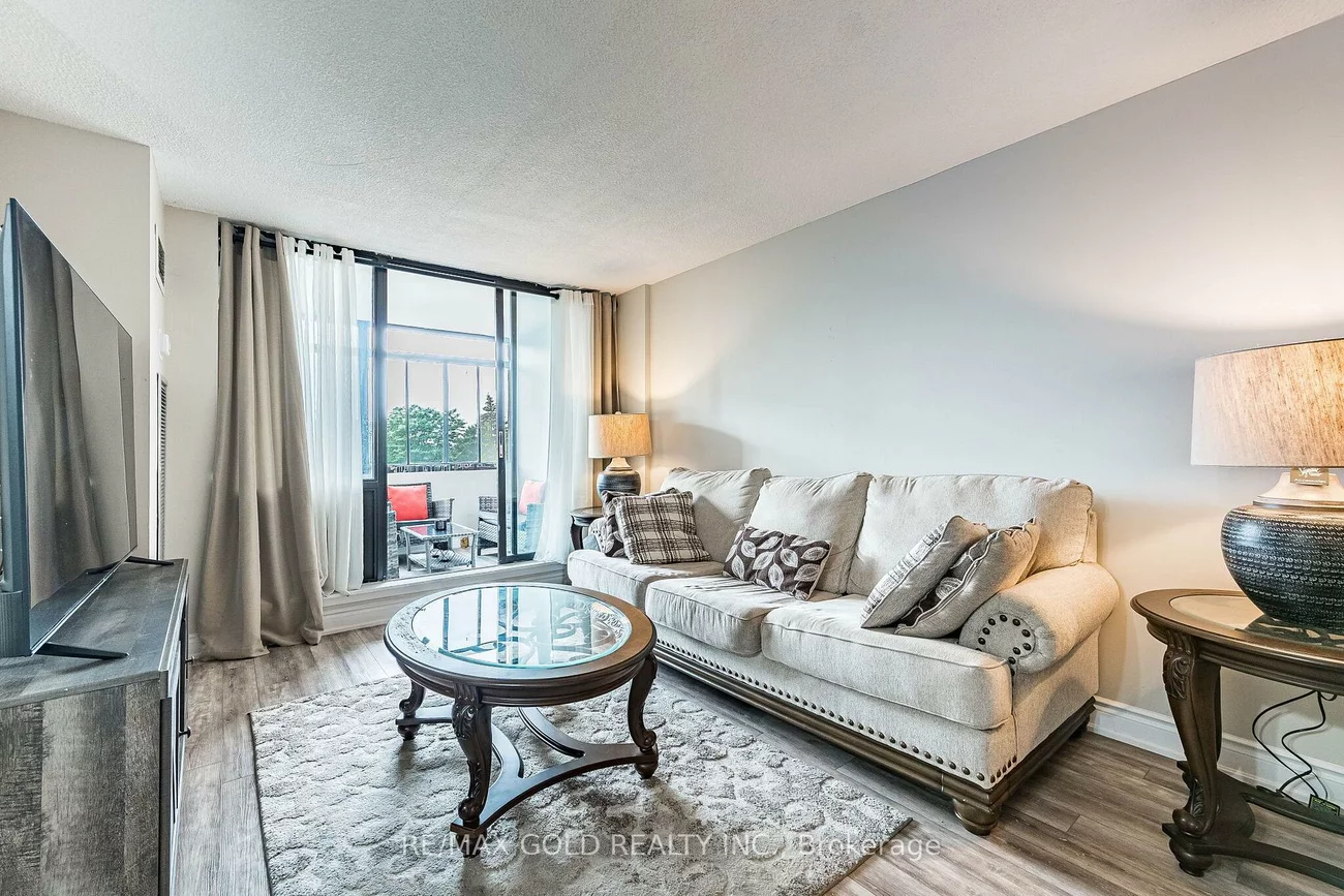 18, Knightsbridge, Queen Street Corridor, Brampton
