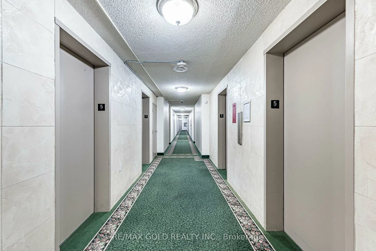 18, Knightsbridge, Queen Street Corridor, Brampton