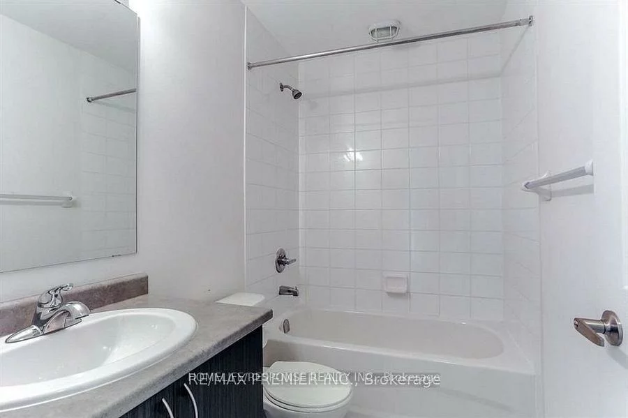 54, SKY HARBOUR, Bram West, Brampton