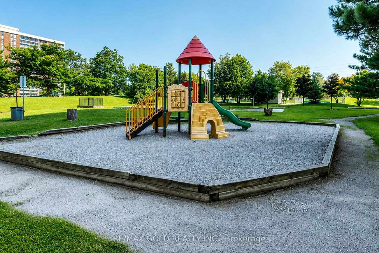 17, Knightsbridge, Queen Street Corridor, Brampton