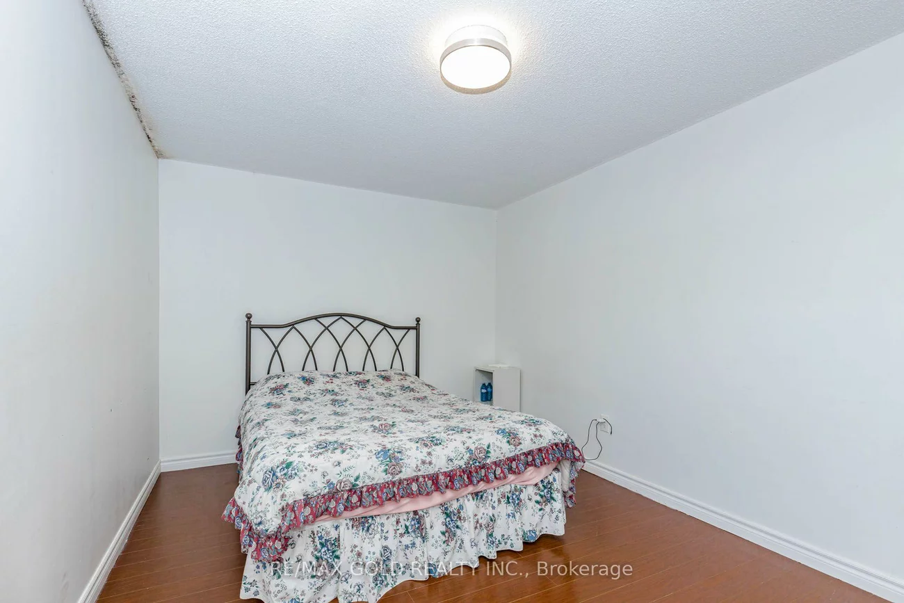 17, Knightsbridge, Queen Street Corridor, Brampton