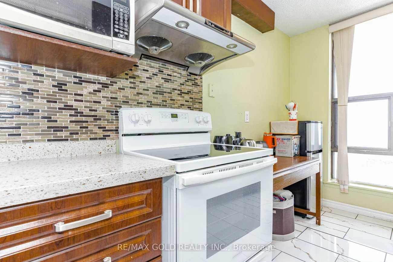 17, Knightsbridge, Queen Street Corridor, Brampton