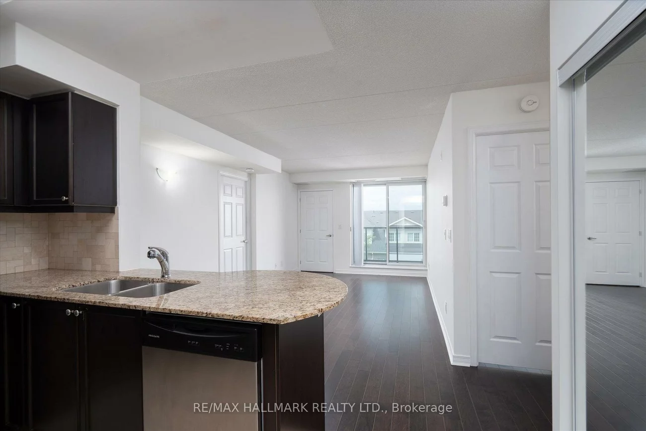 60, Via Rosedale, Sandringham-Wellington, Brampton