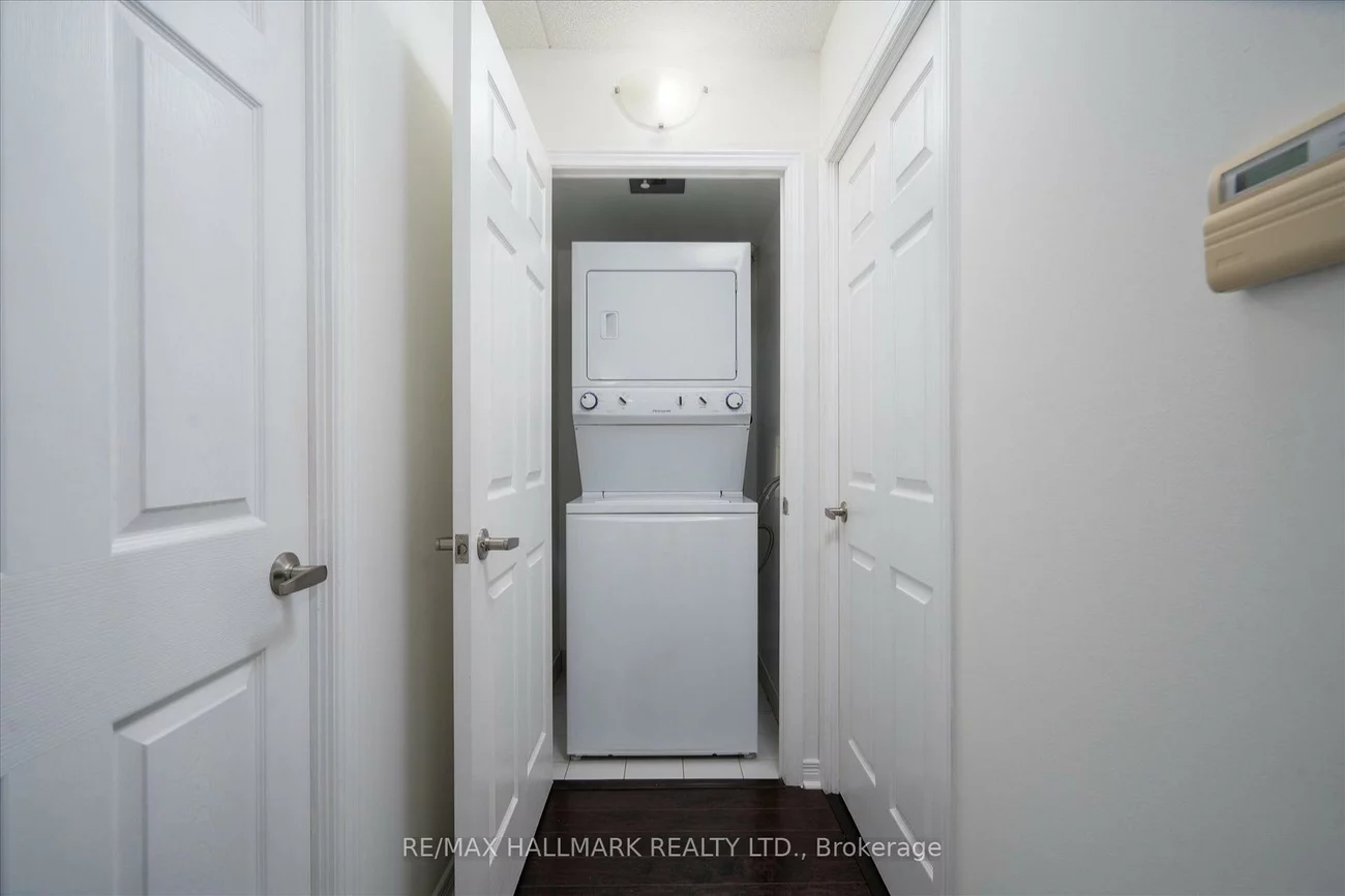 60, Via Rosedale, Sandringham-Wellington, Brampton