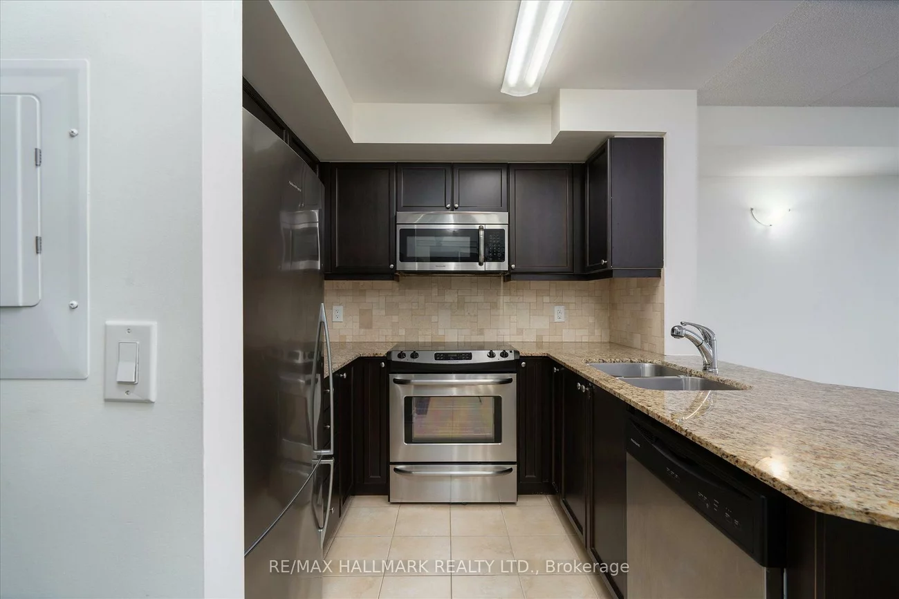 60, Via Rosedale, Sandringham-Wellington, Brampton
