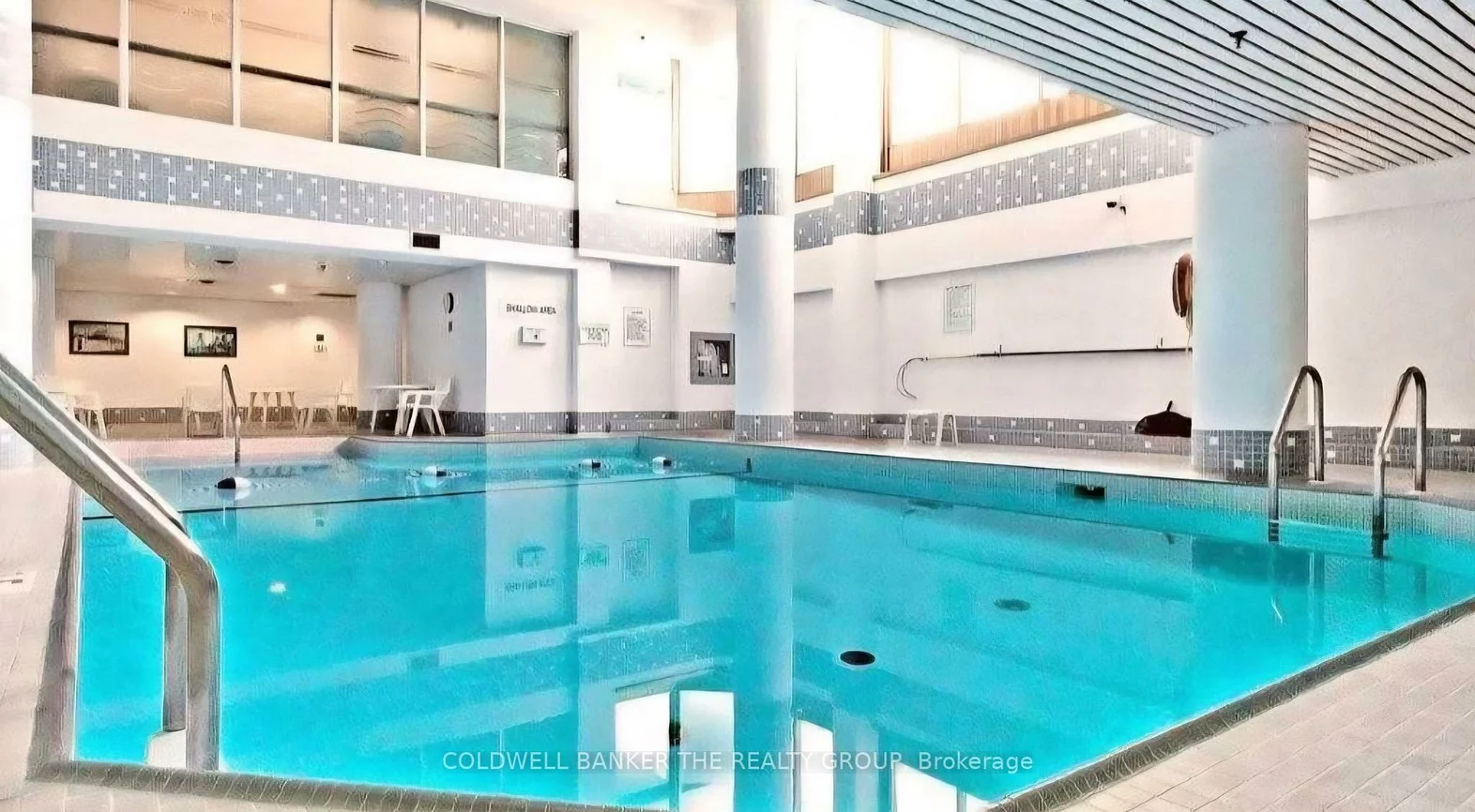 330, Mill, Brampton South, Brampton