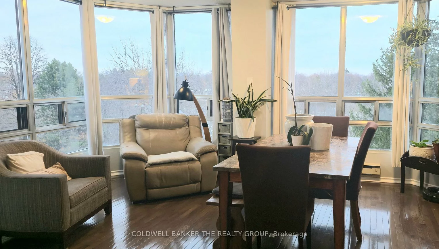 330, Mill, Brampton South, Brampton